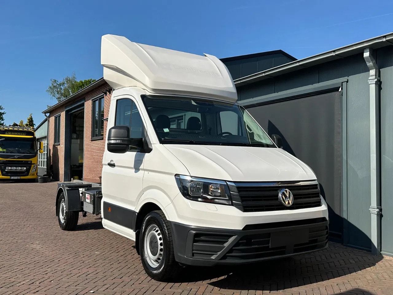 Volkswagen Crafter - 2.0 TDI 180PK DSG BE TREKKER - AutoWereld.nl