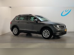 Volkswagen Tiguan - 1.5 TSI Comfortline Navigatie Climate Control Trekhaak Parkeersensoren