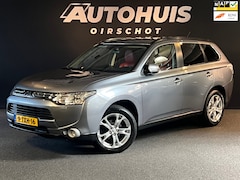 Mitsubishi Outlander - 2.0 Intense+ Navi/ Camera/ Automaat/ 7PERS/ Leder/ 18"