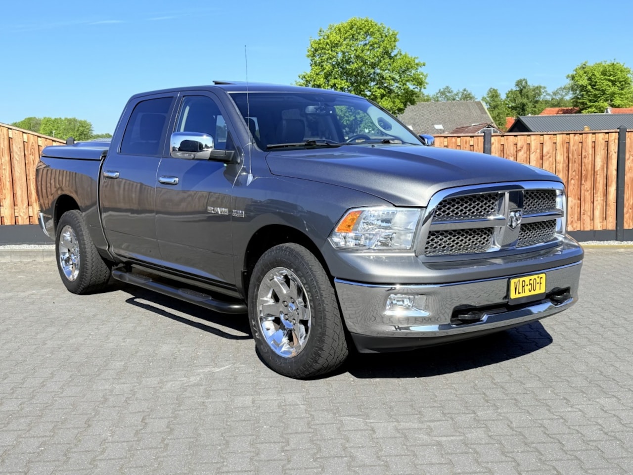 Dodge Ram 1500 - 5.7 V8 4x4 CC 5'7 La - AutoWereld.nl