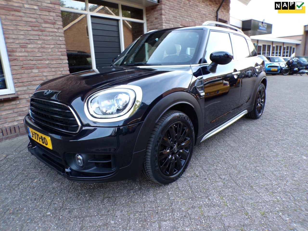 MINI Countryman - Mini 1.5 Cooper Automaat / Navi / Panoramadak / Clima / Soelverwarming - AutoWereld.nl