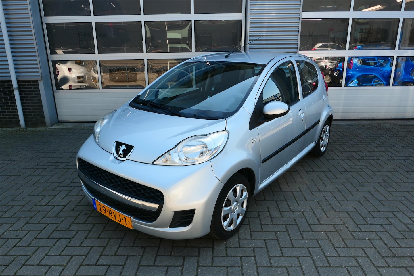 Peugeot 107 - 1.0 12V 68PK 5D XS (1ste eigenaars) - AutoWereld.nl
