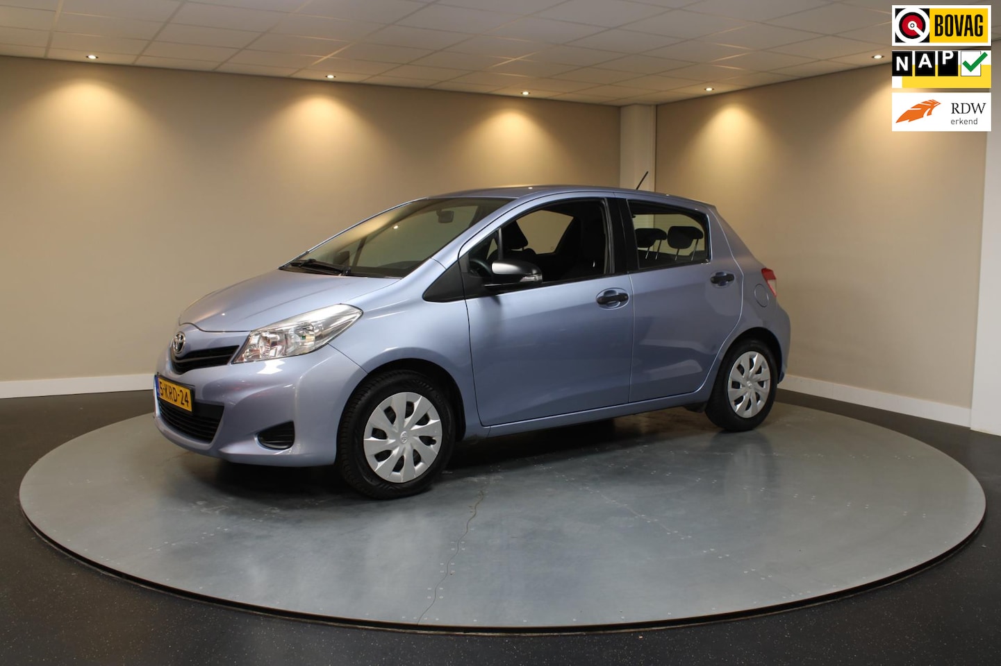Toyota Yaris - 1.0 VVT-i Comfort *Airco* Dealer OH! Zuinig & Betrouwbaar - AutoWereld.nl