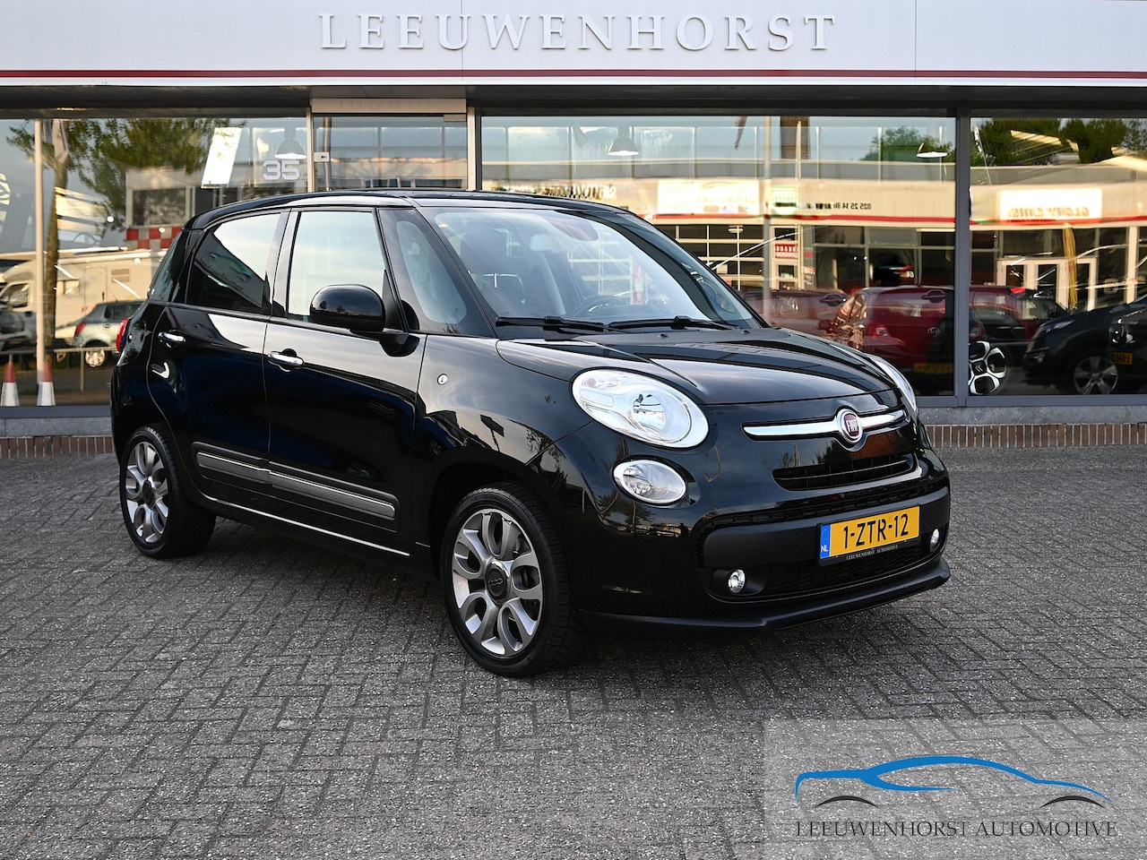 Fiat 500 L - 0.9 TwinAir Lounge 0.9 TwinAir Lounge, pano, clima, cruise, trekhaak NL-dealerauto - AutoWereld.nl