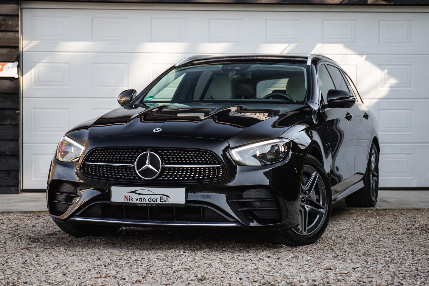 Mercedes-Benz E-klasse Estate - 300 e-AMG-Trekhaak-Ambient-Distronic-1e eigenaar - AutoWereld.nl