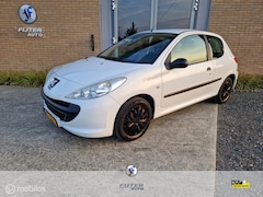 Peugeot 206 - 1.1 XR