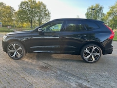 Volvo XC60 - 2.0 Recharge T8 AWD R-Design Pano /Trekhaak /21" velgen banden