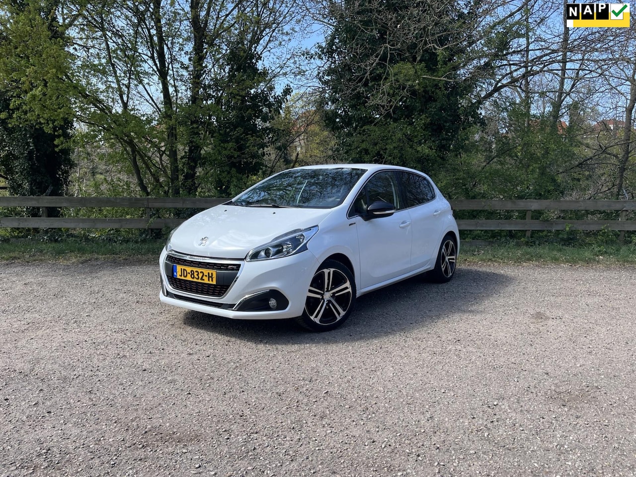 Peugeot 208 - 1.2 PureTech GT-line Cruise/Navi/ClimatC./Dealer ond./PDC - AutoWereld.nl