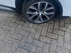 BMW X1 - 2.0i xDrive High Executive