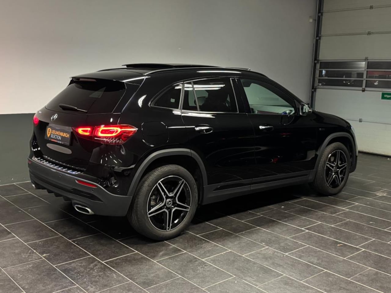 Mercedes-Benz GLA-Klasse - 250 e AMG Pano Memory 360 ACC Burmester - AutoWereld.nl