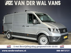 Volkswagen Crafter - 2.0 TDI 141pk L3H2 L2H1 Euro6 Airco | 3000kg Trekhaak | Camera | Navigatie | Apple Carplay