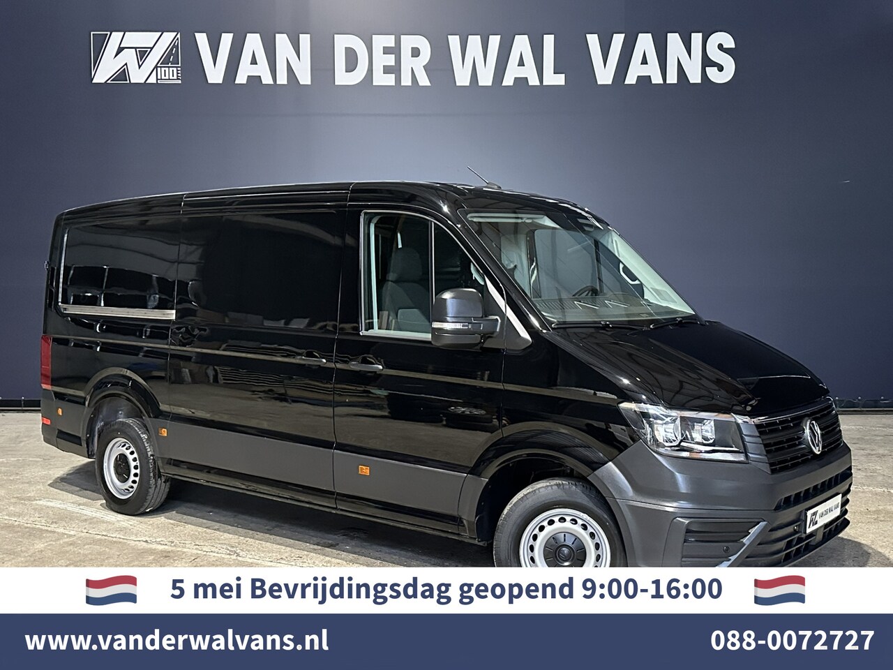 Volkswagen Crafter - 2.0 TDI 141pk L3H2 L2H1 Euro6 Airco | 3000kg Trekhaak | Stoelverwarming Parkeersensoren - AutoWereld.nl