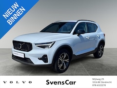 Volvo XC40 - 2.0 B4 Plus Dark | Trekhaak | Stoelverwarming | Keyless Entry | Adaptive Cruise Control |