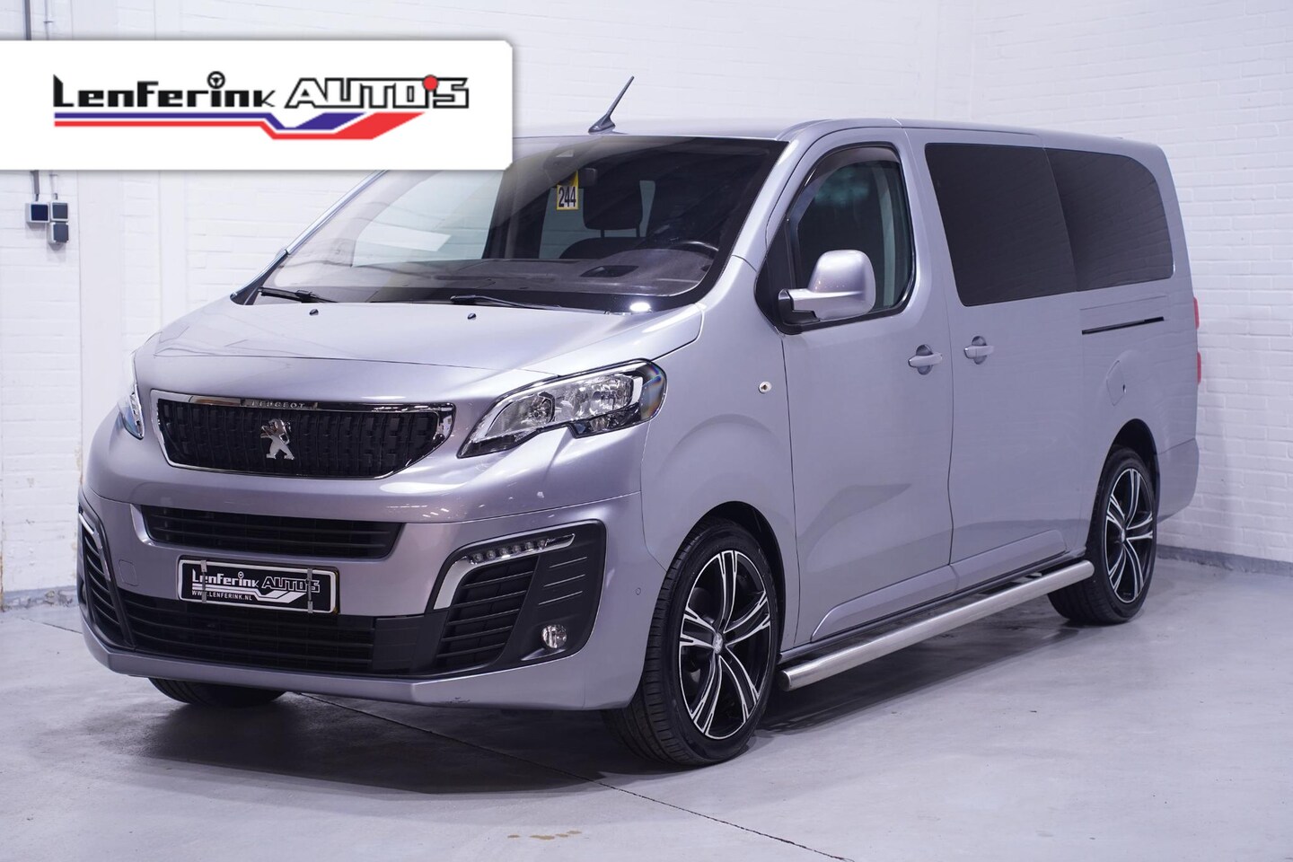 Peugeot Expert - 2.0 BlueHDI 120 pk Dubbel Cabine Aut 2x Schuifdeur Adapt. Cruise, Navi, Camera, 19" LMV, T - AutoWereld.nl