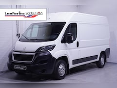 Peugeot Boxer - 2.2 BlueHDi 140 pk L2H2 Premium Navi, Camera Laadruimte Pakket, Trekhaak 2.500 kg, 3-Zits