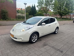 Nissan LEAF - Base 24 kWh White Metallic Black Leather