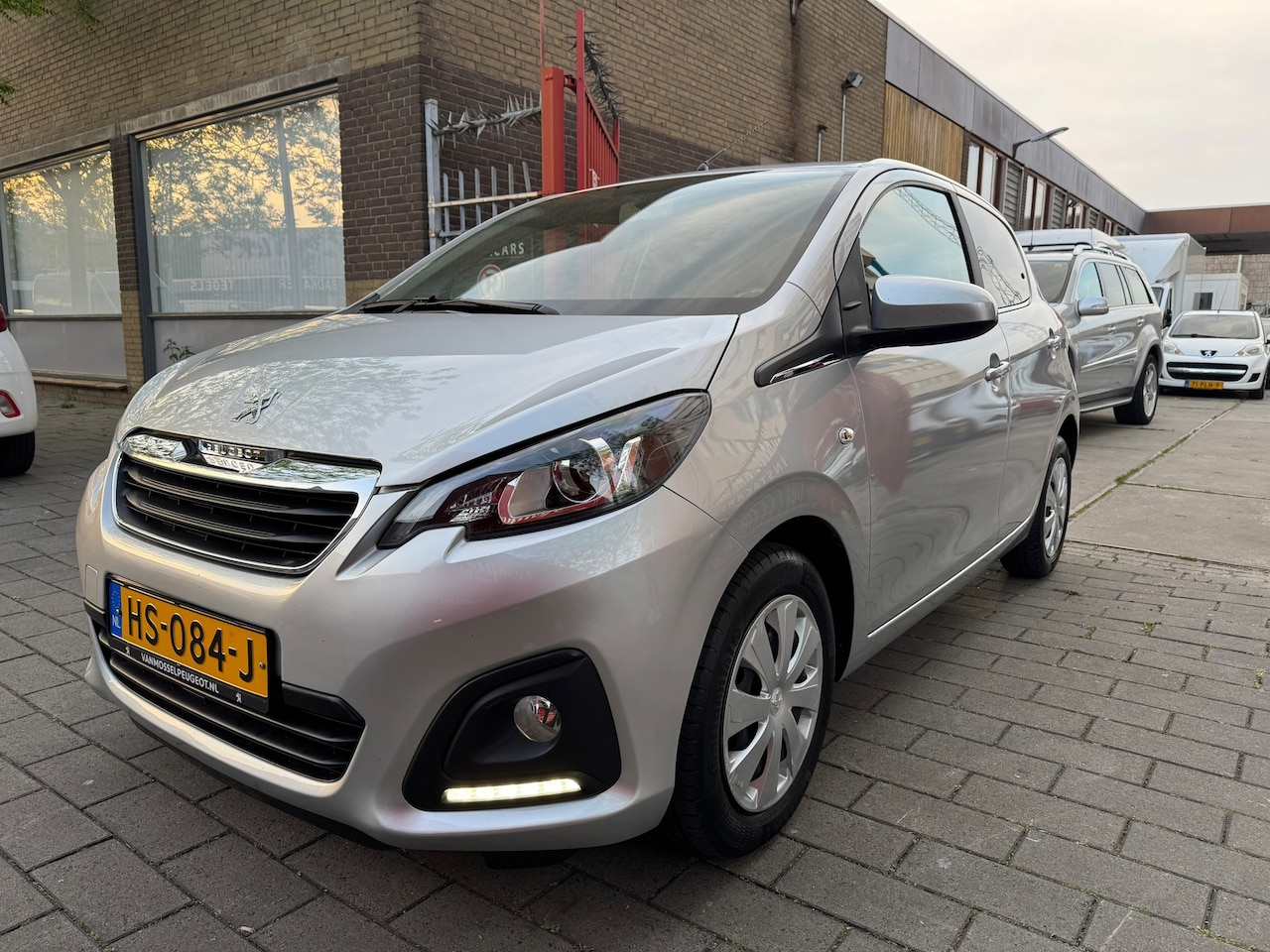 Peugeot 108 - 1.0 e-VTi Active/airco/CarPlay/nap - AutoWereld.nl