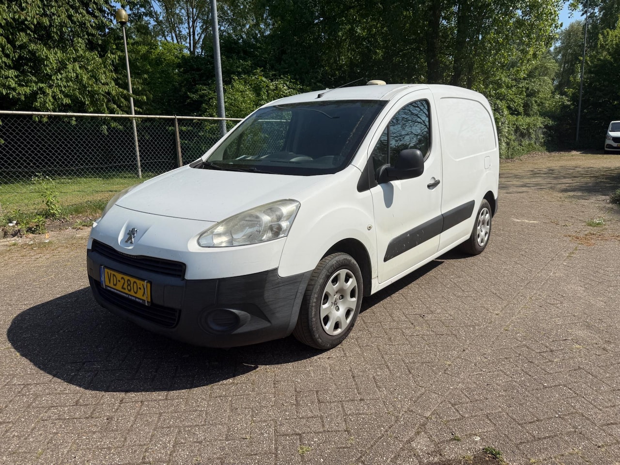 Peugeot Partner - 120 1.6 e-HDI XT Profit + Airco Cruise PDC - AutoWereld.nl