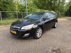 Opel Astra Sports Tourer - 1.4 Turbo Sport Cruise Black Magic