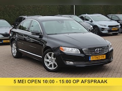 Volvo S80 - 1.6 T4 Momentum / Trekhaak / Leder / Navigatie / 17'' / Parkeerhulp achter/ Stoelverwarmin