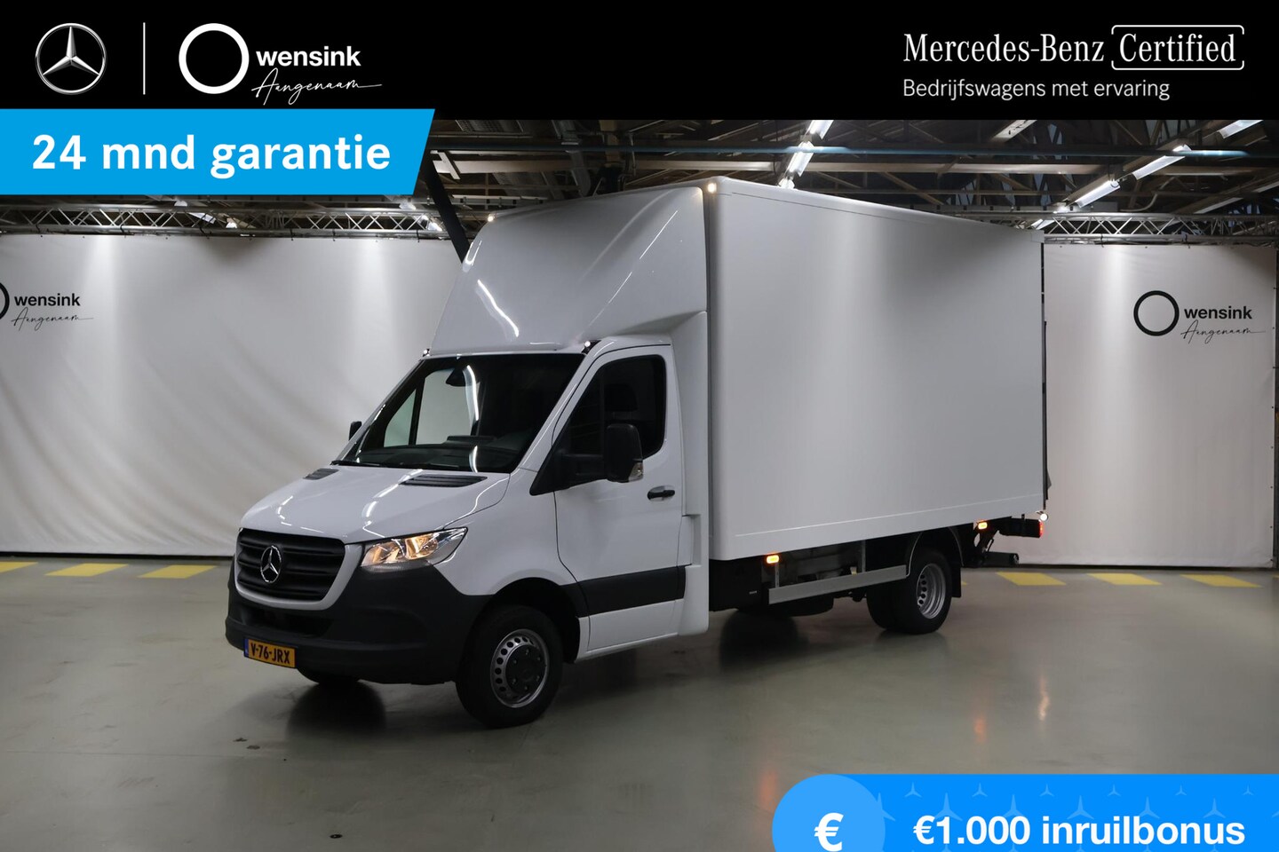 Mercedes-Benz Sprinter - 517 CDI Bakwagen met Laadklep | Airco | Cruise Control | MBUX | Navigatie | Carplay | LED - AutoWereld.nl