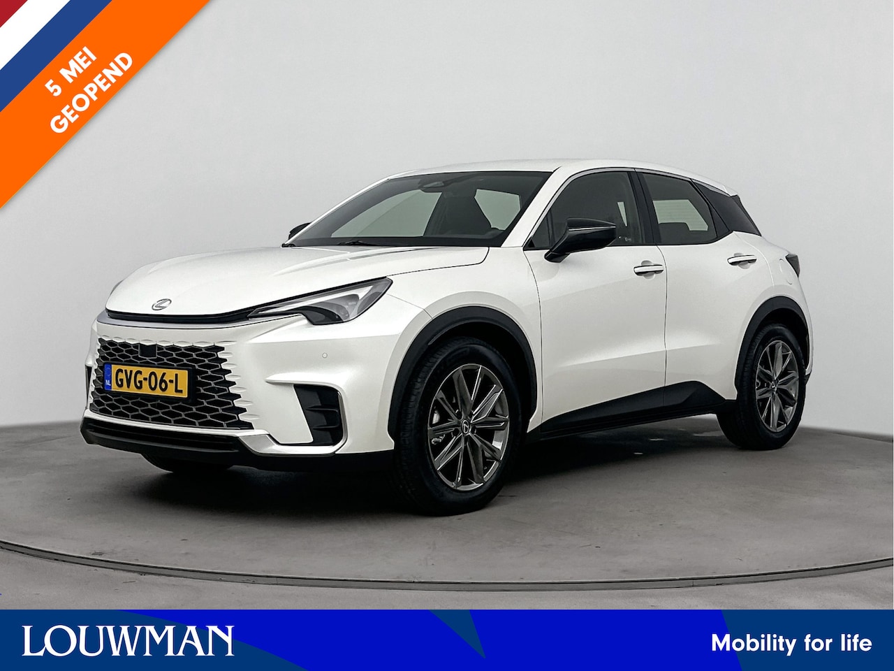 Lexus LBX - Business Line Pro 2WD | Geperforeerd Leder | Apple CarPlay / Android Auto | Stoelverwarmin - AutoWereld.nl