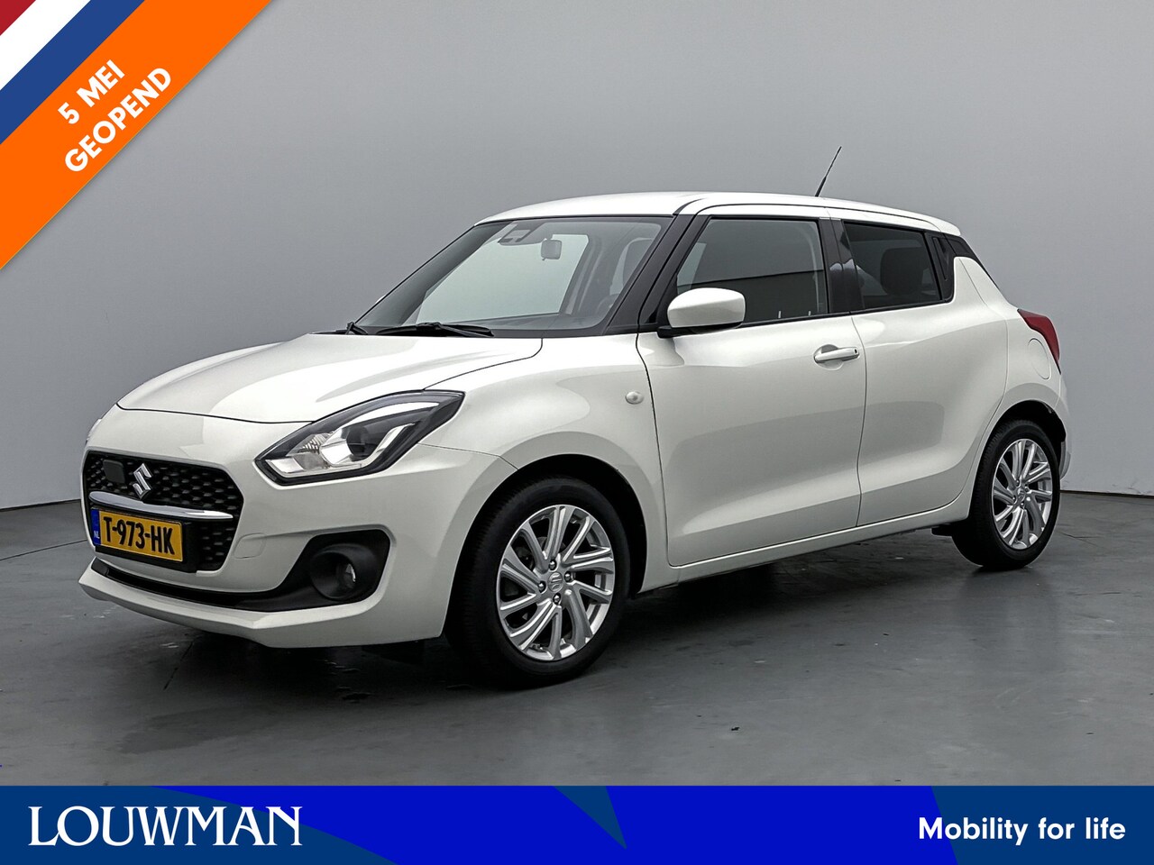 Suzuki Swift - 1.2 Select Smart Hybrid Automaat | Airco | Navigatie | Camera | Stoelverwarming | Parkeers - AutoWereld.nl
