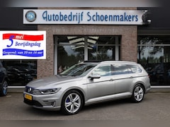 Volkswagen Passat Variant - 1.4 TSI GTE Connected Series Plus PANO CARPLAY TREKHAAK STOELVERWARMING DAB 18"LMV SFEERVE