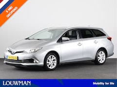 Toyota Auris Touring Sports - 1.8 Hybrid Executive | Half lederen bekleding | Parkeersensoren V+A | Navigatie | Stoelver