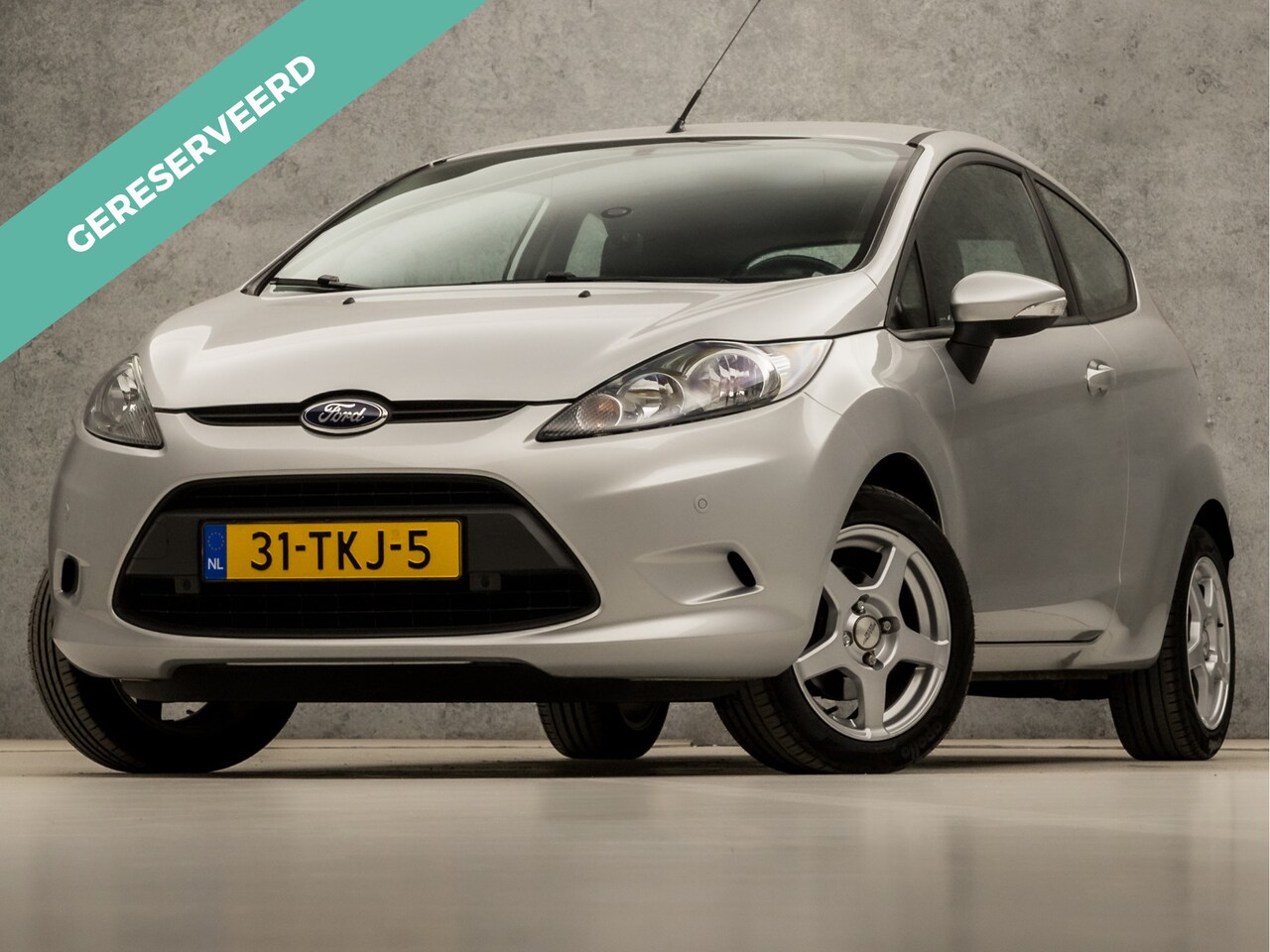 Ford Fiesta - 1.4 Titanium Automaat (CLIMATE, NAP, LM VELGEN, TREKHAAK, SPORTSTOELEN, ELEK RAMEN, NIEUWE - AutoWereld.nl