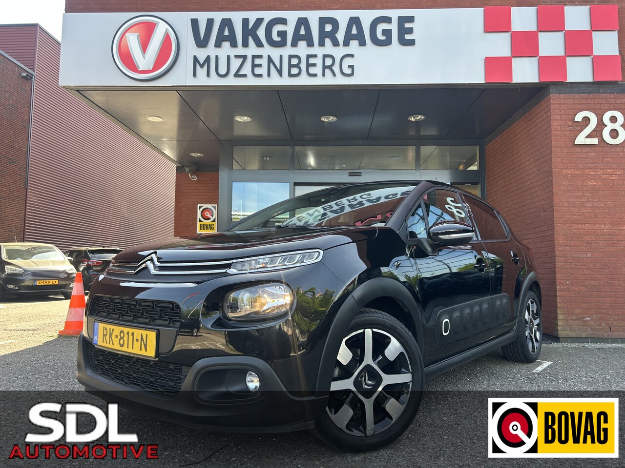 Citroën C3 - 1.2 PureTech S&S Shine // LED //PANORAMADAK // CAMERA+SENSOREN // NAVI+CARPLAY // CLIMA // - AutoWereld.nl