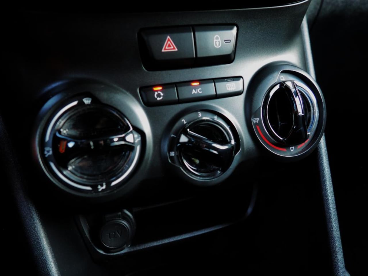 Peugeot 208 - Access 1.0 VTi AIRCO CRUISE NL AUTO.