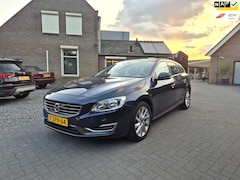 Volvo V60 - 1.6 D2 Summum Automaat Navi Clima Cruise Leer