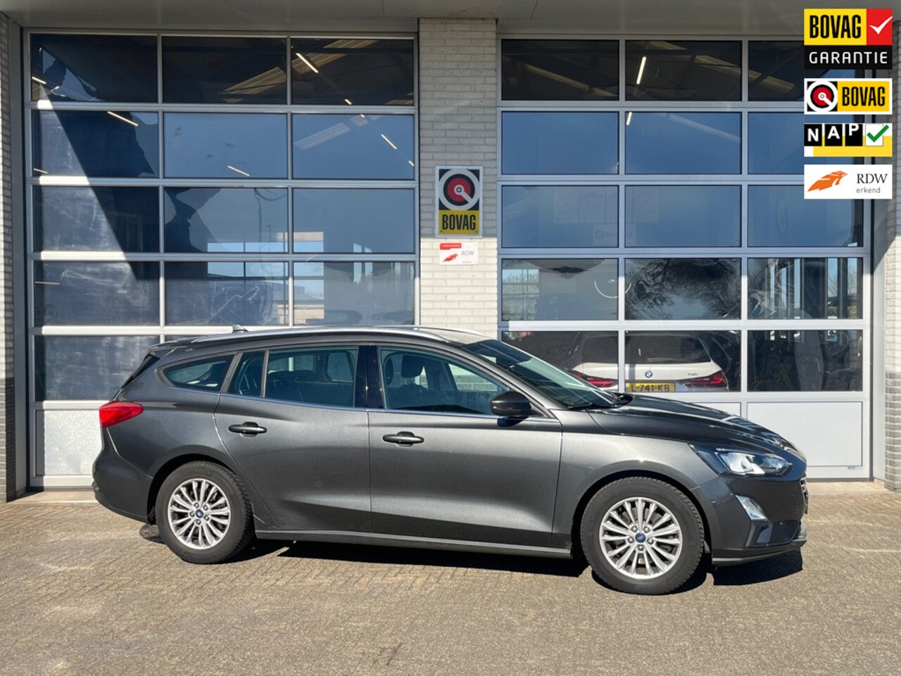 Ford Focus Wagon - 1.0 EcoBoost Vignale 1.0 EcoBoost Vignale - AutoWereld.nl