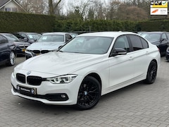 BMW 3-serie - 318i Luxury Sport|Lci|Android/Apple carplay|Led koplampen|Climate control|Navigatie|Cruise