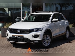 Volkswagen T-Roc - 1.0 Business TSI 115pk | Pano | LED | Virtual | Trekhaak | Climate | Adaptive | Carplay |
