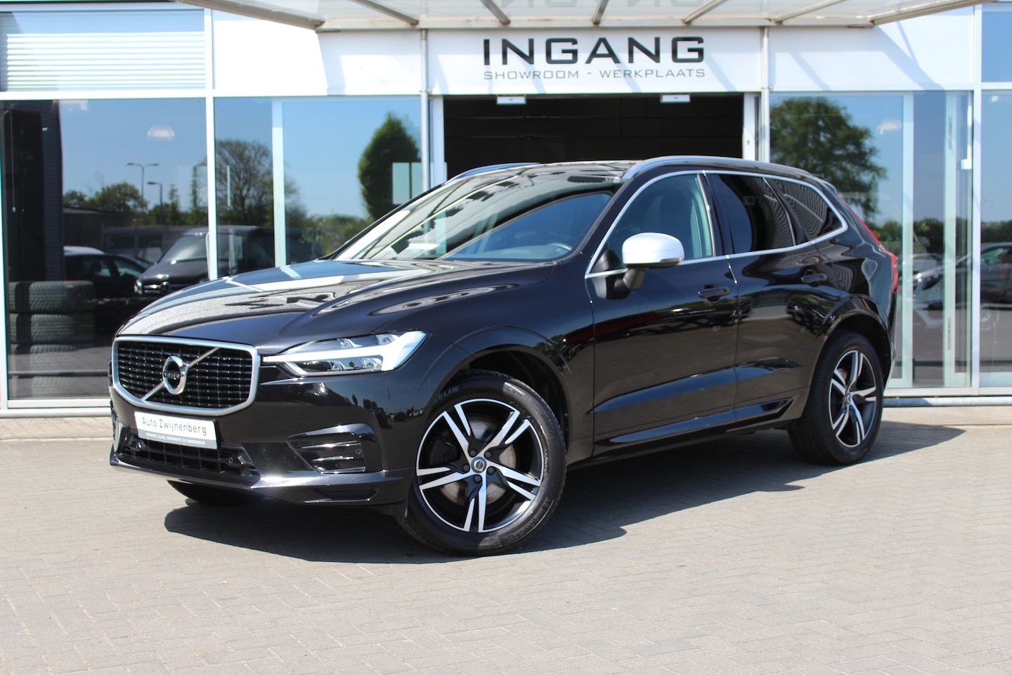 Volvo XC60 - 2.0 T5 R-Design | Pano | Carplay | Trekhaak - AutoWereld.nl