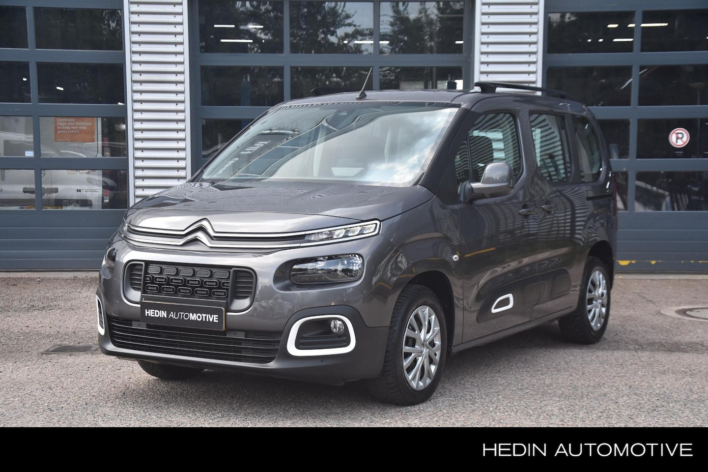 Citroën Berlingo - 1.2 PureTech Feel | Navigatie | Airco | Apple Carplay/Android Auto | Cruise control | PDC - AutoWereld.nl