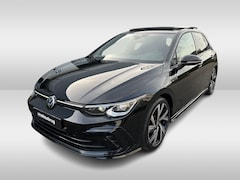 Volkswagen Golf - 1.5 eTSI 150pk DSG R-Line / Black Style / Panoramadak / IQ LED Matrix / 18" LMV / Camera /