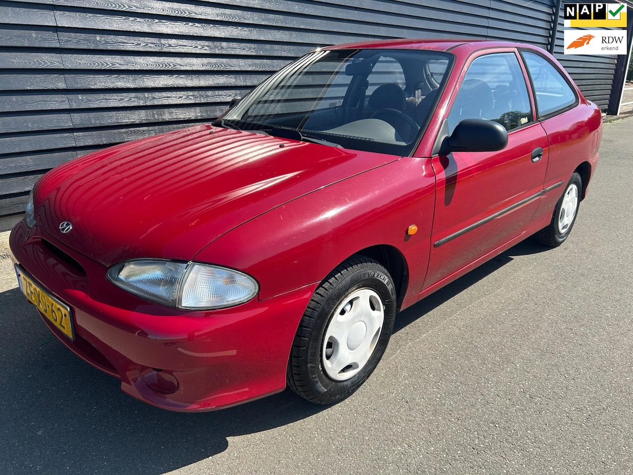 Hyundai Excel - 1.3i LS 2E EIGENAAR AUTOMAAT APK t/m 03-04-26! - AutoWereld.nl