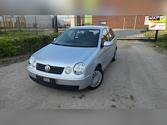Volkswagen Polo - 1.4-16V AUTOMAAT 5 DEURS AIRCO