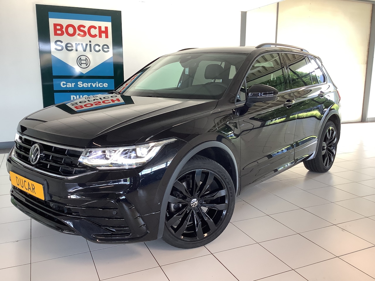 Volkswagen Tiguan - 1.4 TSI eHybrid R-Line Business+ Black Style - AutoWereld.nl