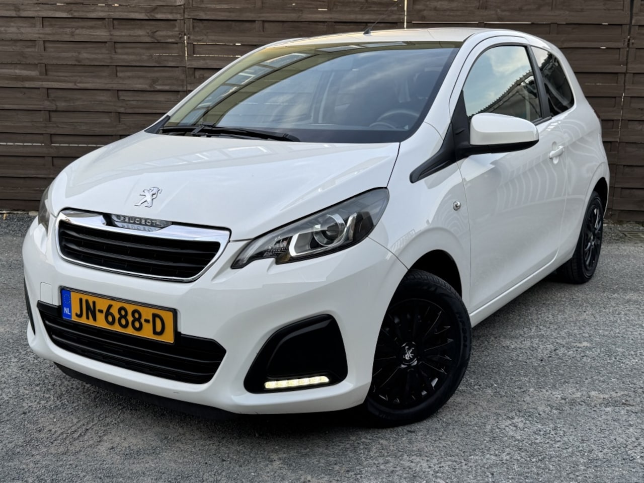 Peugeot 108 - 1.0 VTi Active / Airco / LED - AutoWereld.nl