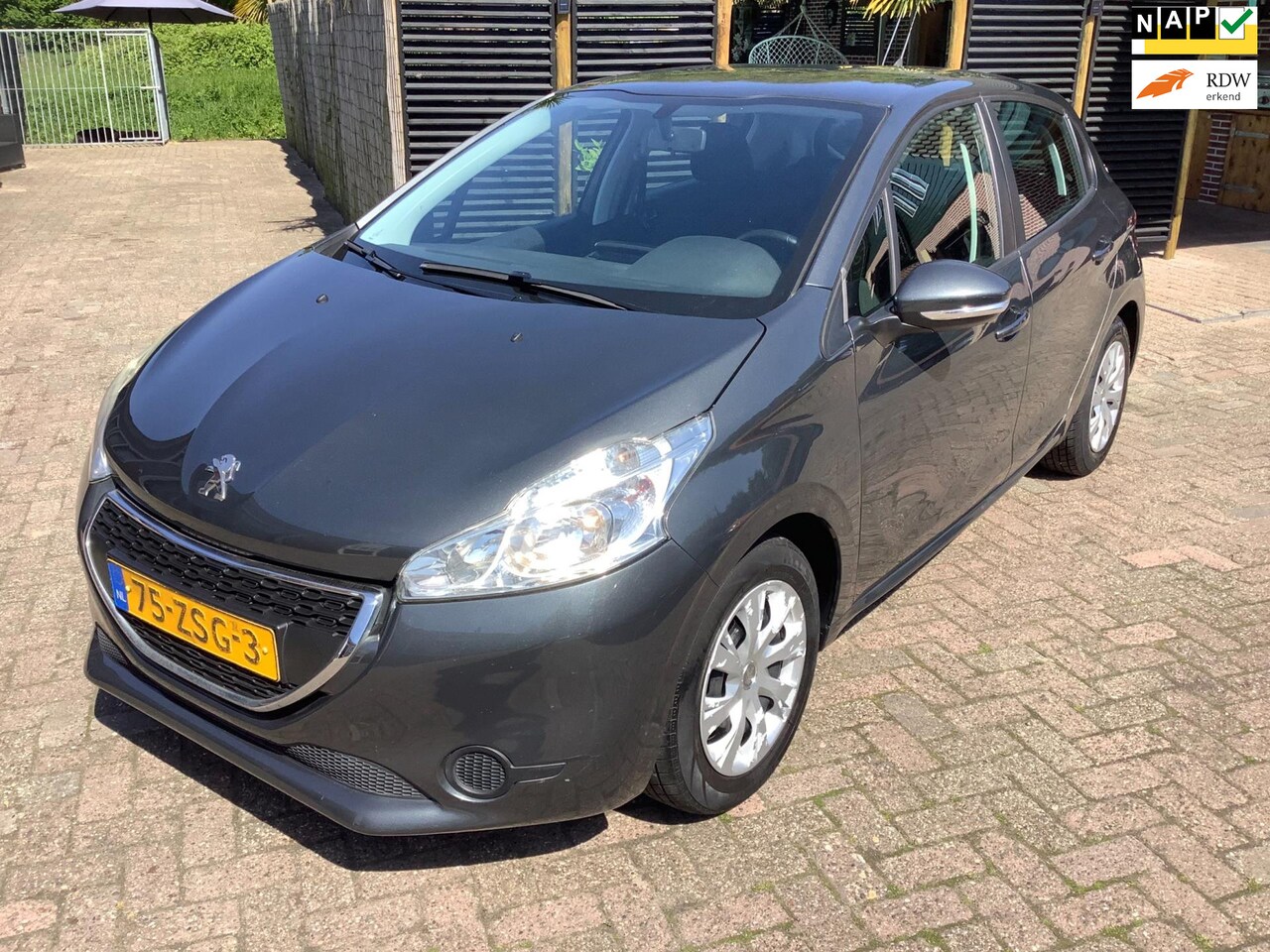 Peugeot 208 - 1.2 VTi Active NIEUWE APK 6-2025 - AutoWereld.nl