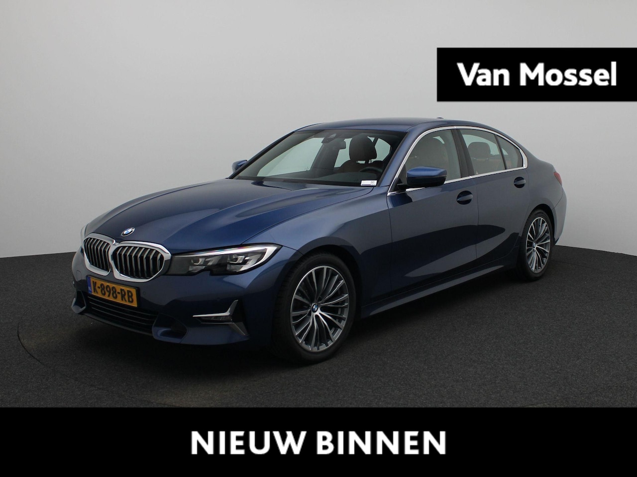 BMW 3-serie - 320i High Executive | Climate Control | Lederen Bekleding | Parkeersensoren | Lichtmetalen - AutoWereld.nl