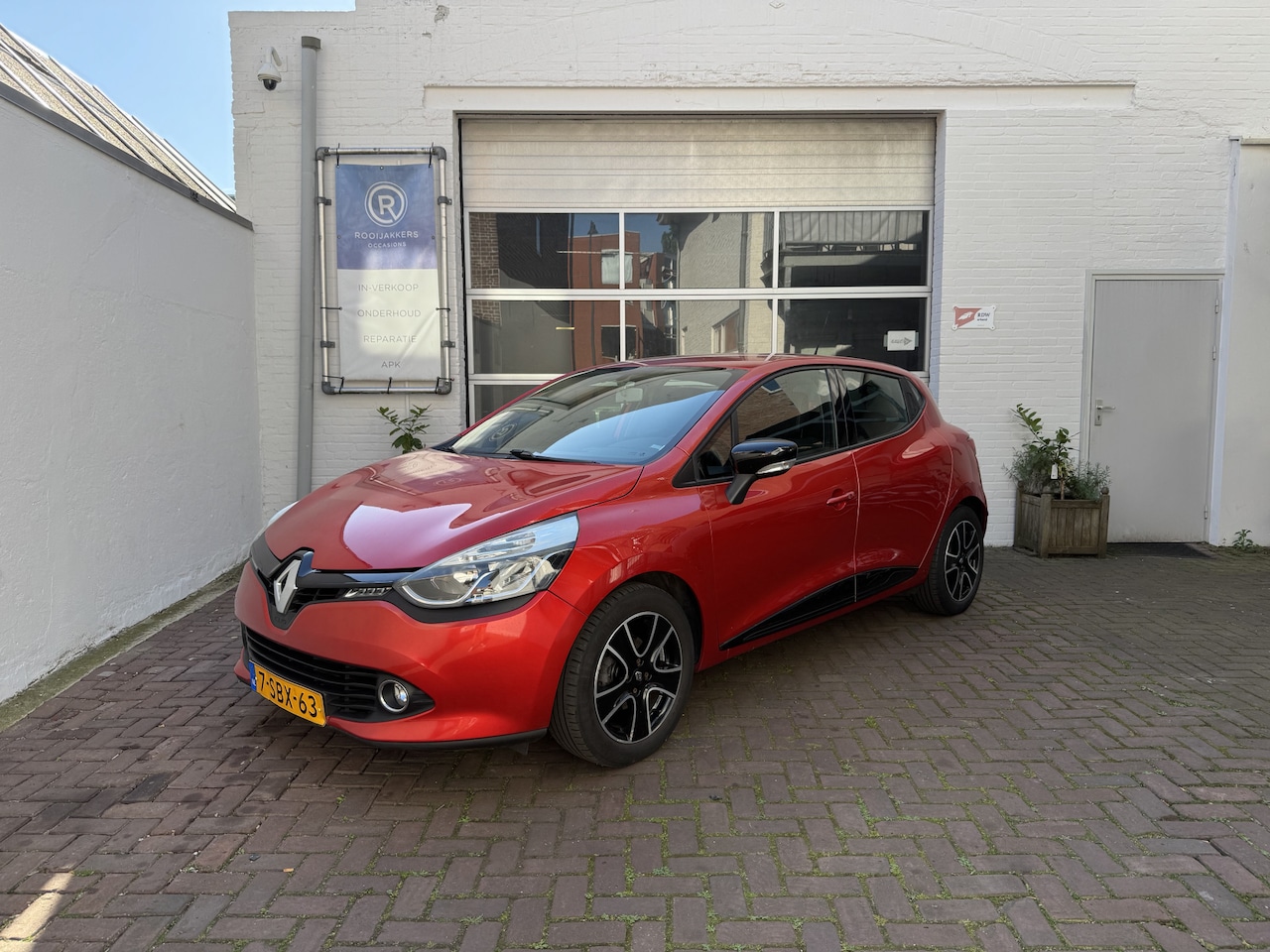 Renault Clio - 0.9 TCe Expression Cruisecontrol/Airco/Navi/LMvelgen - AutoWereld.nl
