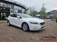 Volvo V40 - 2.0 T2 Momentum