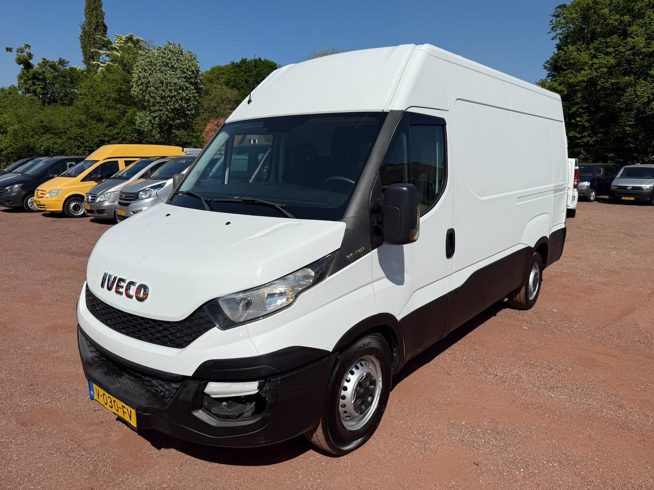 Iveco Daily - 35S13V 2.3 L2H2 Airco - AutoWereld.nl