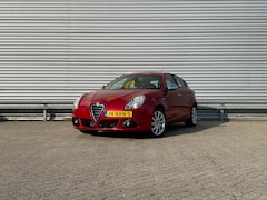 Alfa Romeo Giulietta - 1.6 JTDm Distinctive Cruise Control, Airco, Isofix, Xenon, Bluetooth