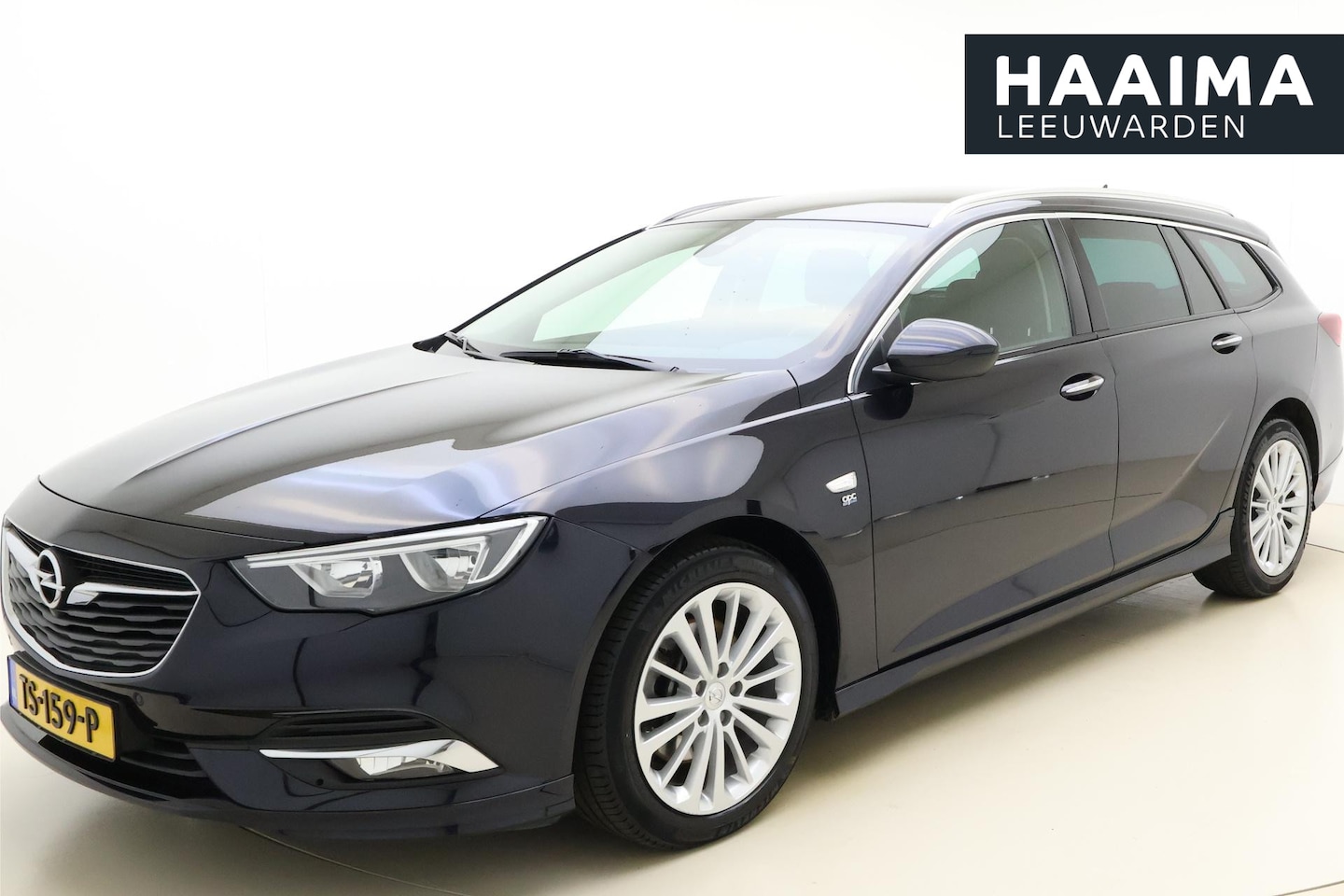 Opel Insignia Sports Tourer - 1.6 CDTI Business Executive | 136PK | OPC-Line | Trekhaak | Dodehoek Detectie | Apple carp - AutoWereld.nl